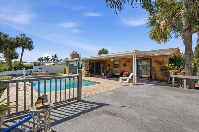 412 HERMOSITA DRIVE, St Petersburg, FL 33706