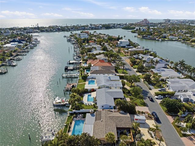 412 HERMOSITA DRIVE, St Petersburg, FL 33706