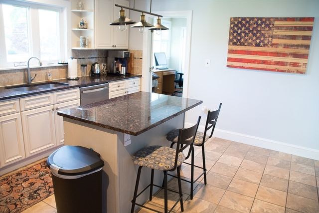 659 Liberty St, Rockland, MA 02370