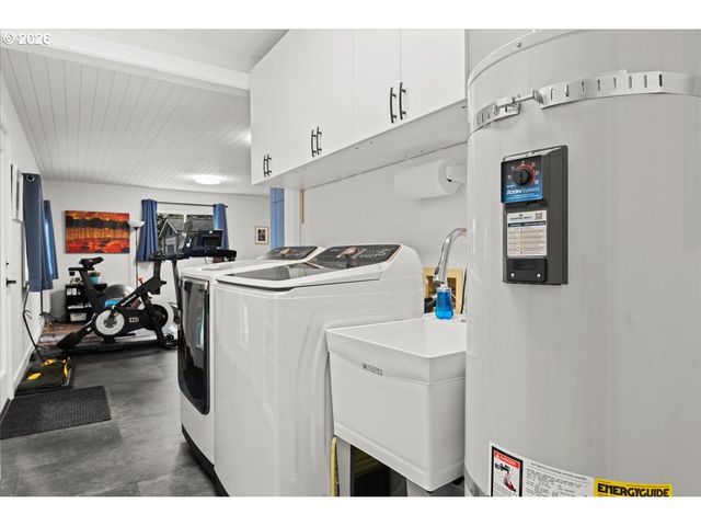 5360 Sw DOVER Ln, Portland, OR 97225