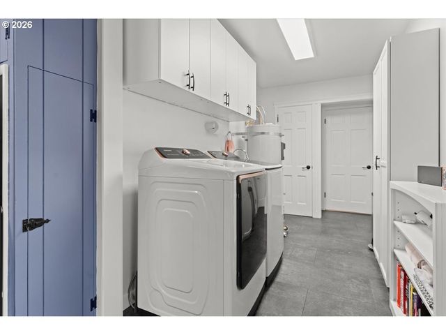 5360 Sw DOVER Ln, Portland, OR 97225