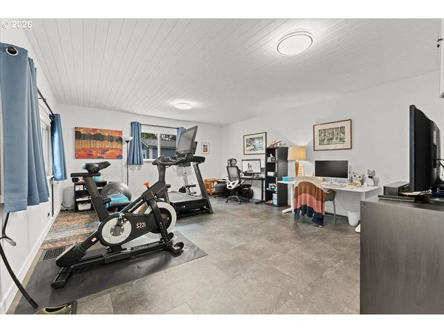 5360 Sw DOVER Ln, Portland, OR 97225