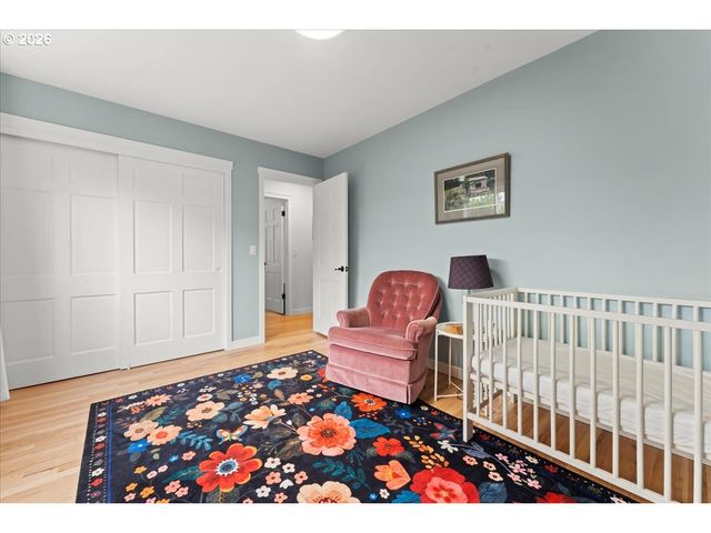 5360 Sw DOVER Ln, Portland, OR 97225