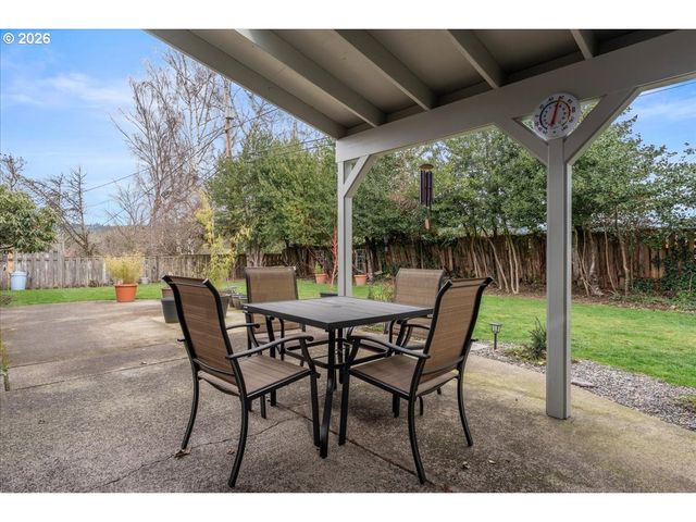 5360 Sw DOVER Ln, Portland, OR 97225