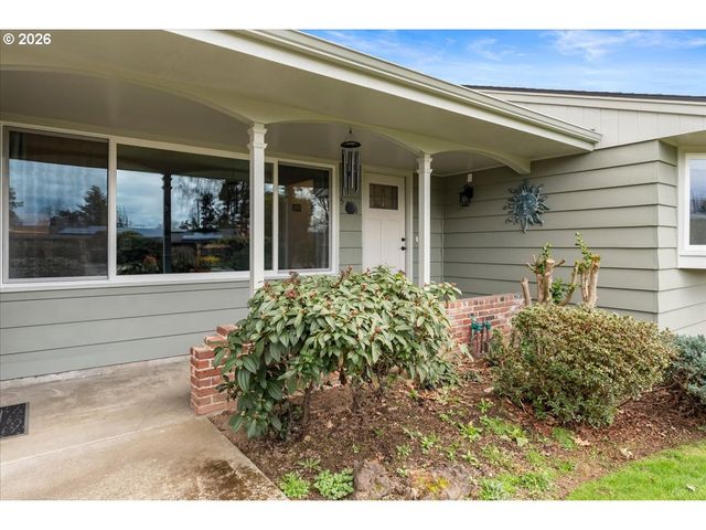 5360 Sw DOVER Ln, Portland, OR 97225