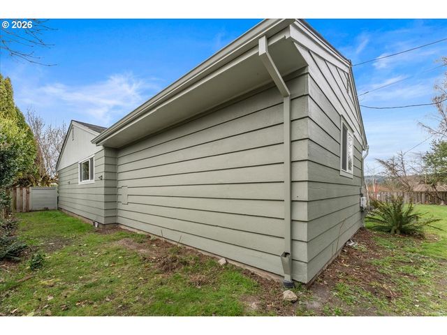 5360 Sw DOVER Ln, Portland, OR 97225