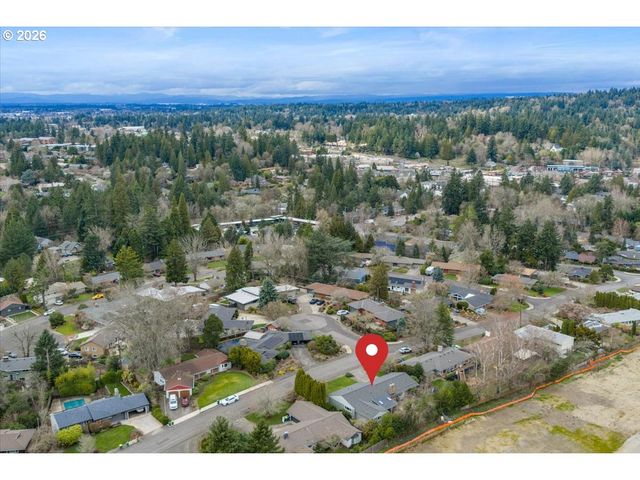 5360 Sw DOVER Ln, Portland, OR 97225