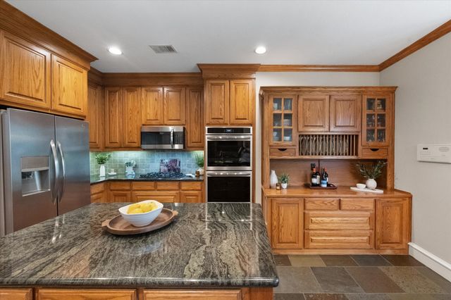 2111 Castle View Road, Mansfield, TX 76063