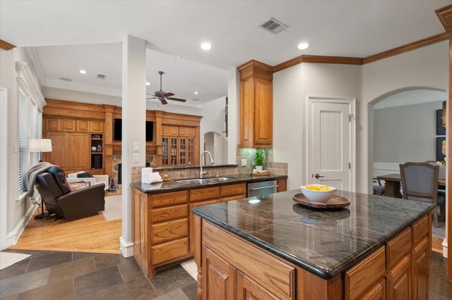 2111 Castle View Road, Mansfield, TX 76063