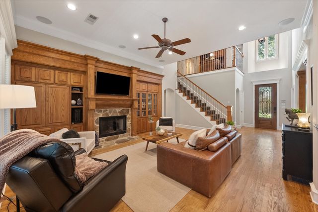 2111 Castle View Road, Mansfield, TX 76063