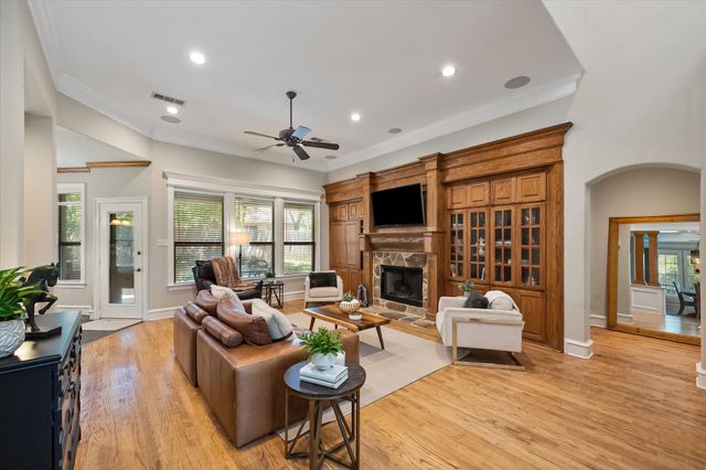 2111 Castle View Road, Mansfield, TX 76063