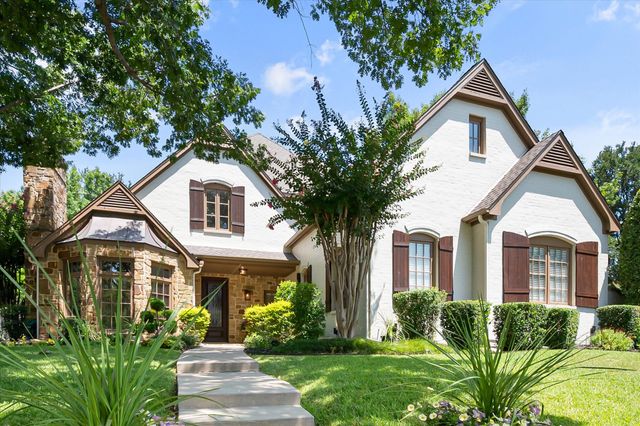 2111 Castle View Road, Mansfield, TX 76063