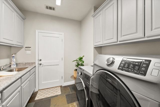 2111 Castle View Road, Mansfield, TX 76063
