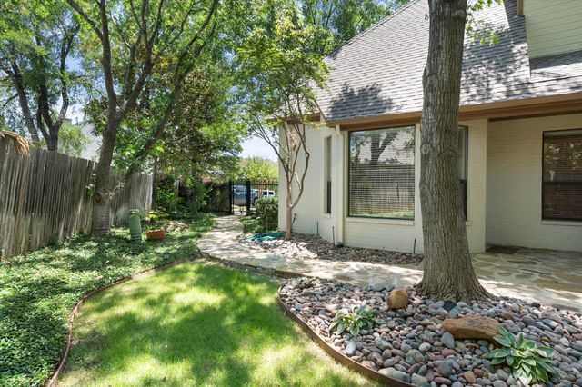 2111 Castle View Road, Mansfield, TX 76063