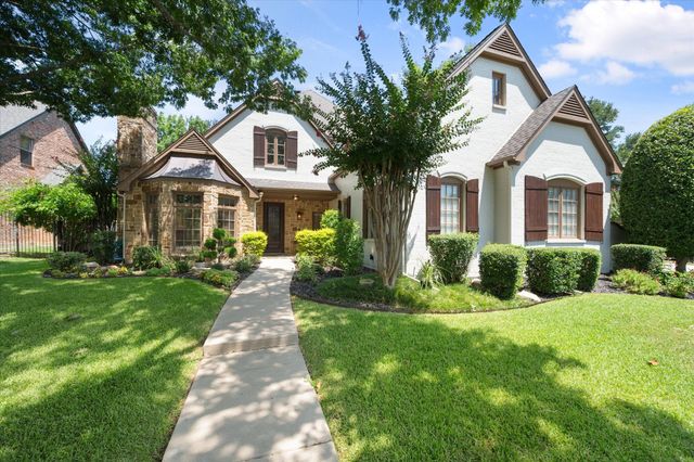 2111 Castle View Road, Mansfield, TX 76063