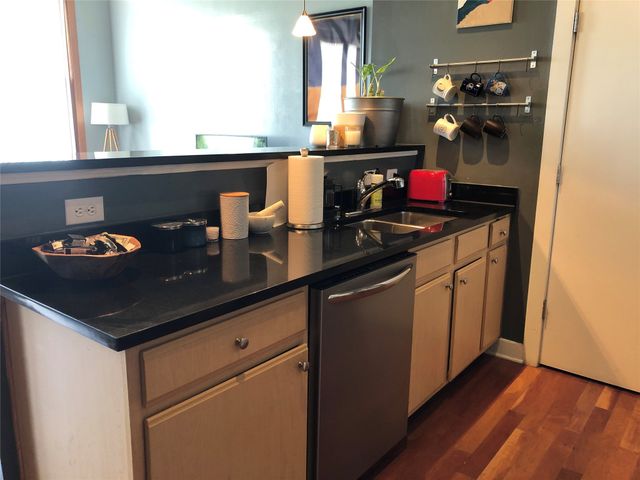 2502 Live Oak Street 203, Dallas, TX 75204