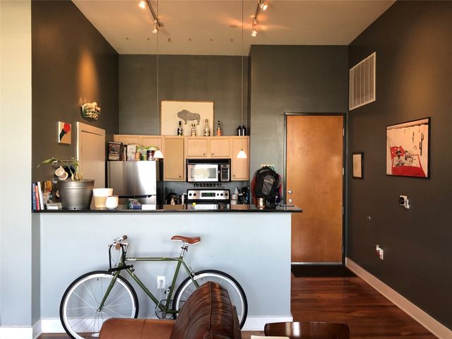 2502 Live Oak Street 203, Dallas, TX 75204