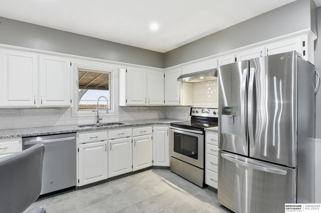 5306 S 105th Street, Omaha, NE 68127