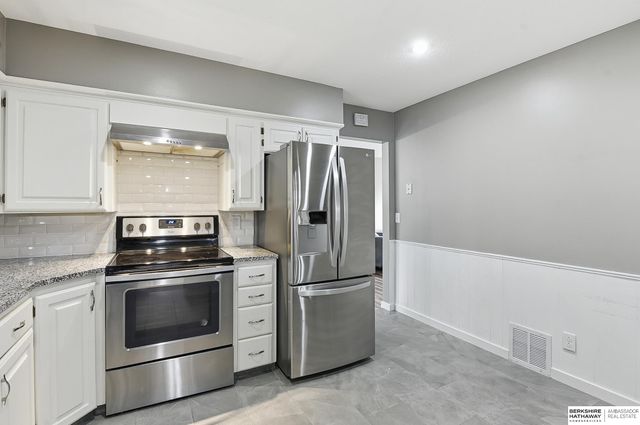 5306 S 105th Street, Omaha, NE 68127