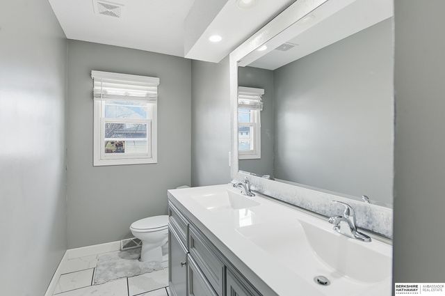 5306 S 105th Street, Omaha, NE 68127