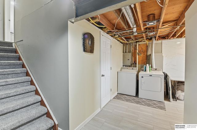 5306 S 105th Street, Omaha, NE 68127