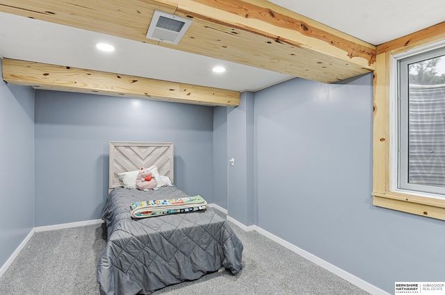 5306 S 105th Street, Omaha, NE 68127