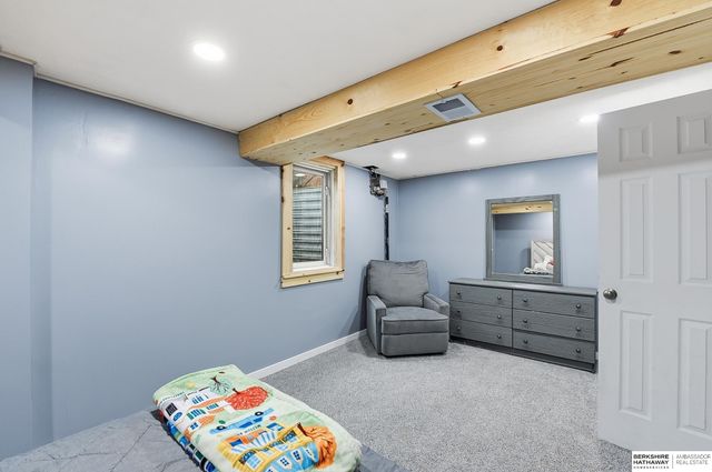 5306 S 105th Street, Omaha, NE 68127