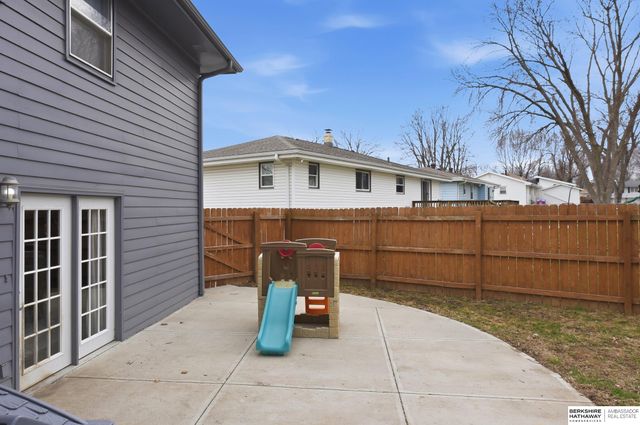 5306 S 105th Street, Omaha, NE 68127