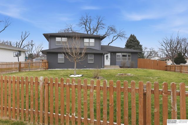 5306 S 105th Street, Omaha, NE 68127