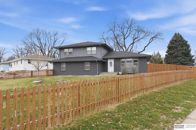 5306 S 105th Street, Omaha, NE 68127