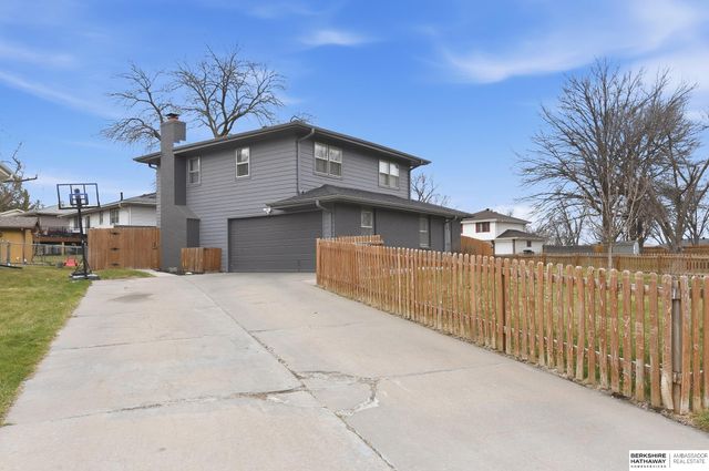 5306 S 105th Street, Omaha, NE 68127