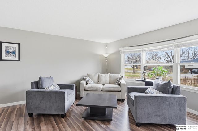 5306 S 105th Street, Omaha, NE 68127