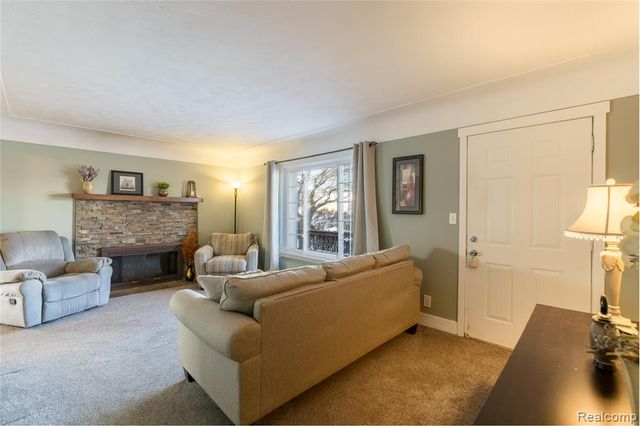 30917 Pardo Street, Garden City, MI 48135