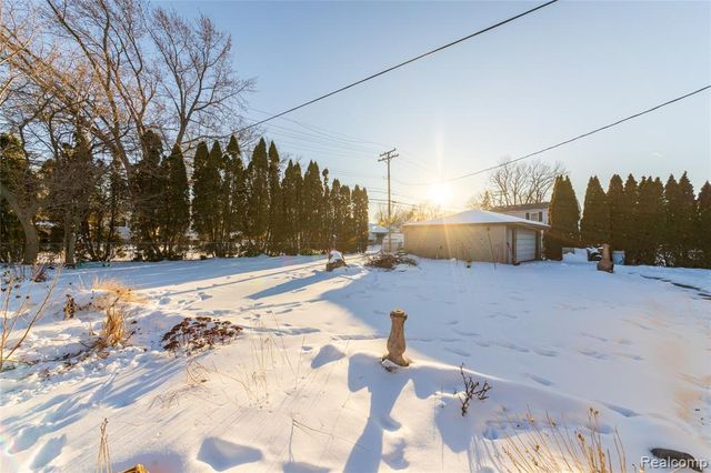 30917 Pardo Street, Garden City, MI 48135