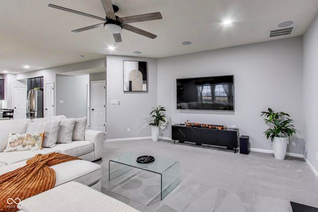 9986 Gallop Lane, Fishers, IN 46040