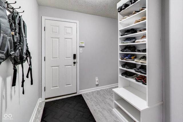 9986 Gallop Lane, Fishers, IN 46040