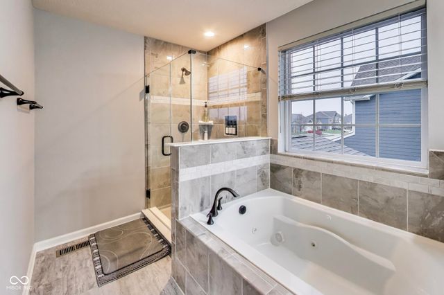 9986 Gallop Lane, Fishers, IN 46040