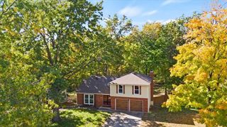 6606 NW Quail Run Drive, Parkville, MO 64152