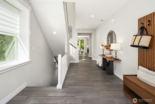 23908 NE 15th Way, Sammamish, WA 98074