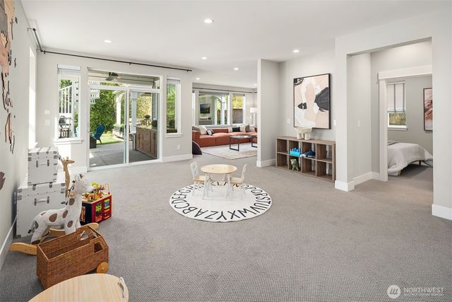 23908 NE 15th Way, Sammamish, WA 98074