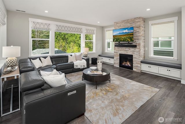 23908 NE 15th Way, Sammamish, WA 98074