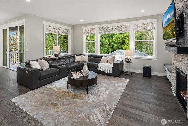 23908 NE 15th Way, Sammamish, WA 98074