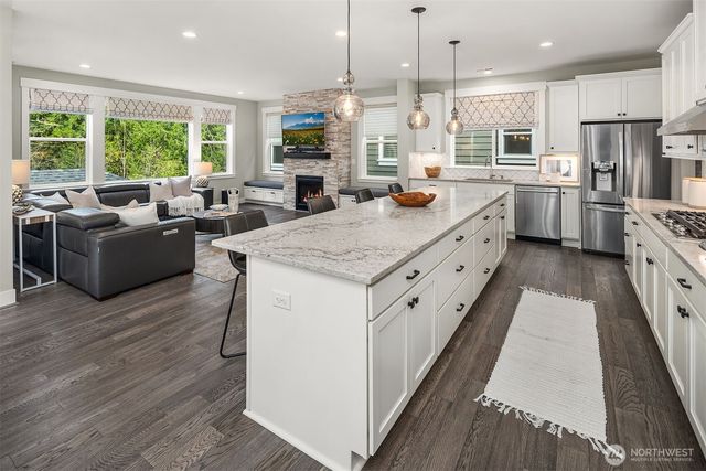 23908 NE 15th Way, Sammamish, WA 98074