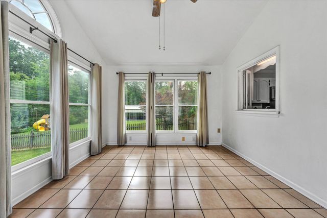 5211 Cherokee Hills DR, Salem, VA 24153