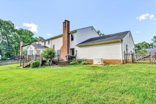 5211 Cherokee Hills DR, Salem, VA 24153