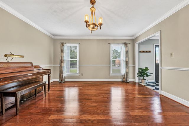 5211 Cherokee Hills DR, Salem, VA 24153