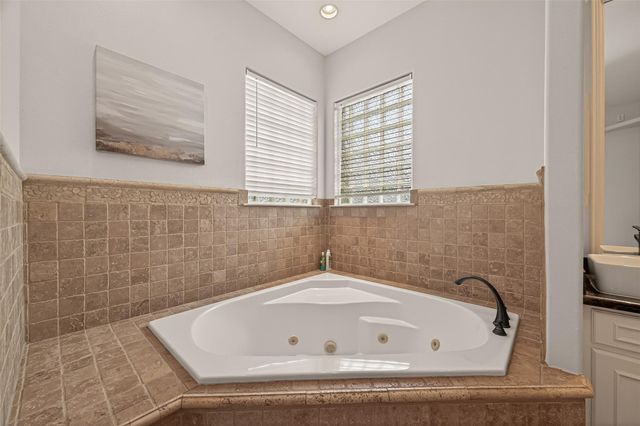 2702 Fort Caney Drive, Richmond, TX 77406