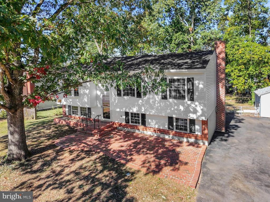 9370 FERNWOOD CT, Manassas, VA 20110
