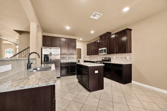 8447 Meadow Plains, San Antonio, TX 78254