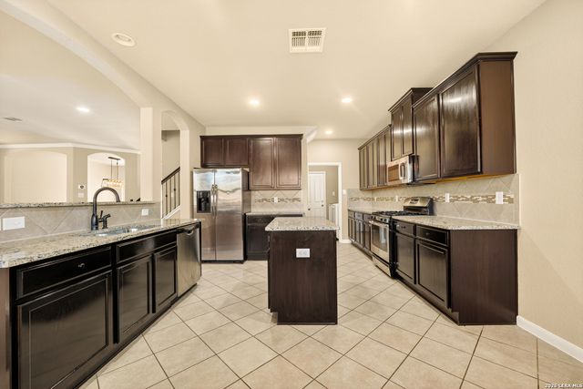 8447 Meadow Plains, San Antonio, TX 78254